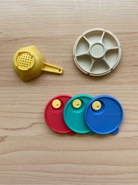 Vintage Miniature Tupperware Fridge Magnets Colander Lids Snack Tray 1984